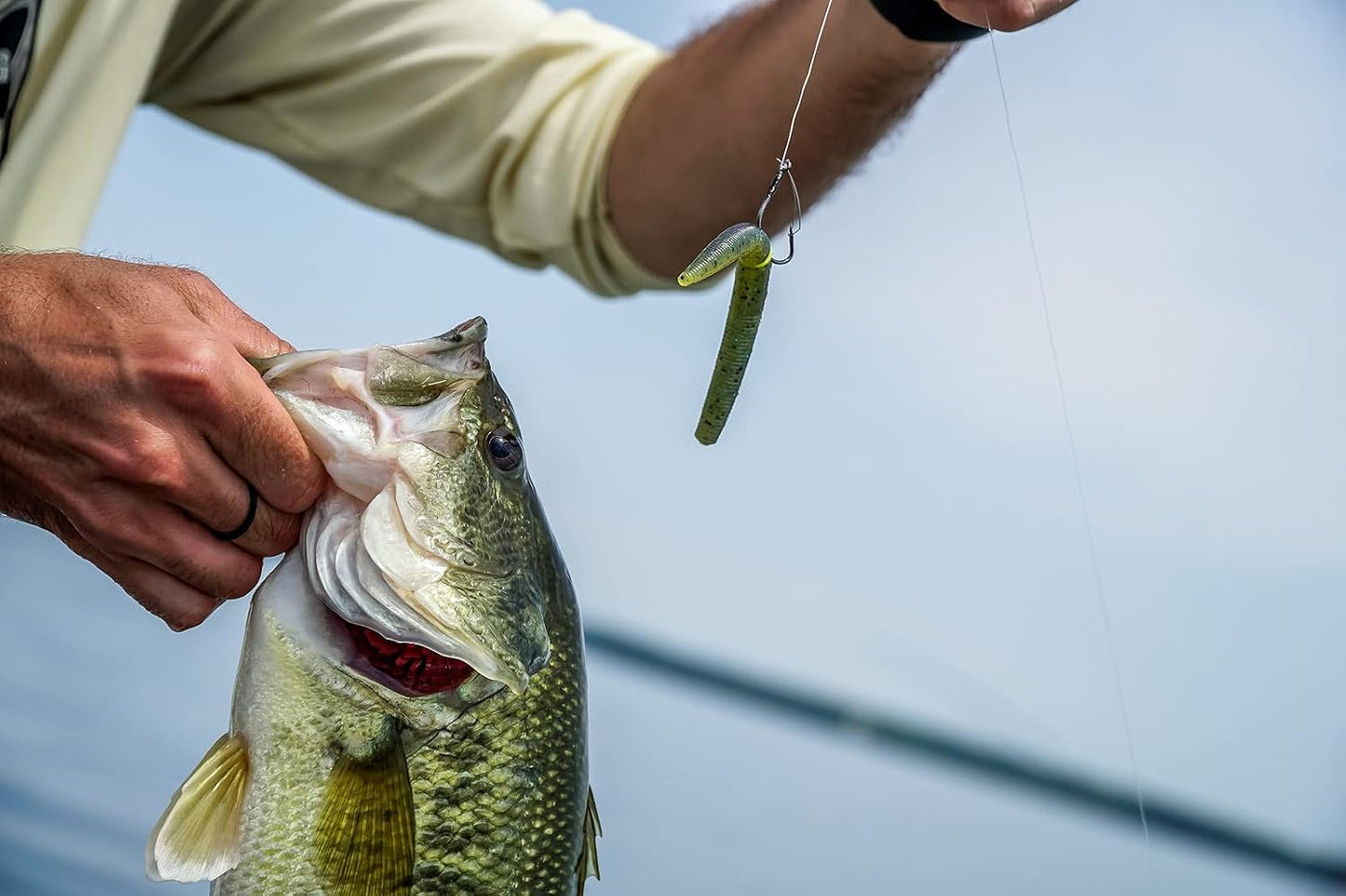 Harmony Fishing - Razor Series Wacky Weedless WG Hooks - the Ultimate Bass Fishing Hooks for the Wacky Rig & Neko Rig